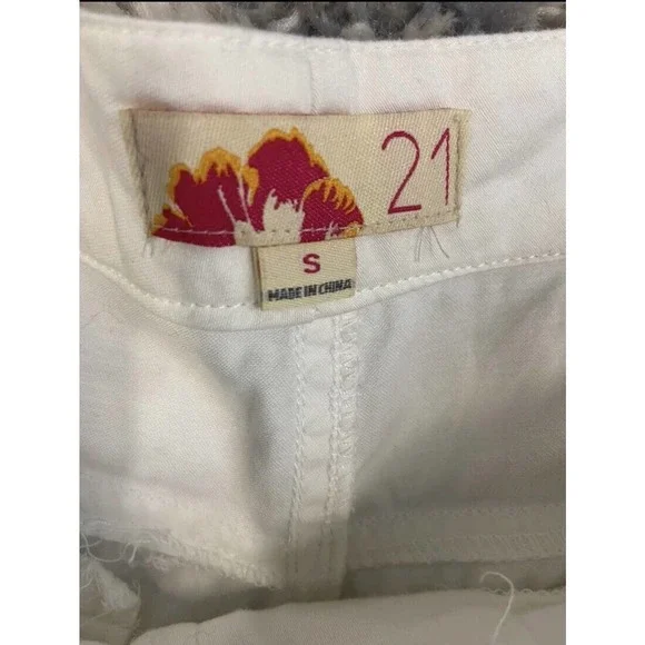 21 Shorts Women's Cuffed White Size S - Picture 3 of 4